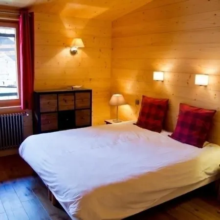 Chalet House Chalet 200m² 8/ 10 Personnes 4 Chambres Moussoux *